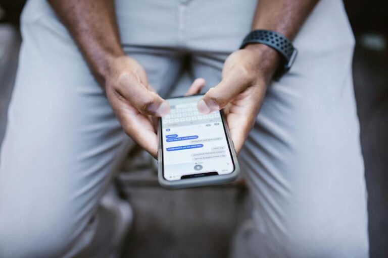narcissistic text messaging